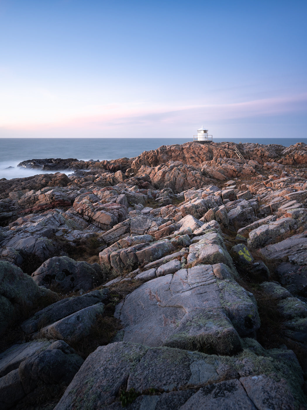 Klipporna ut mot Kullens Västra