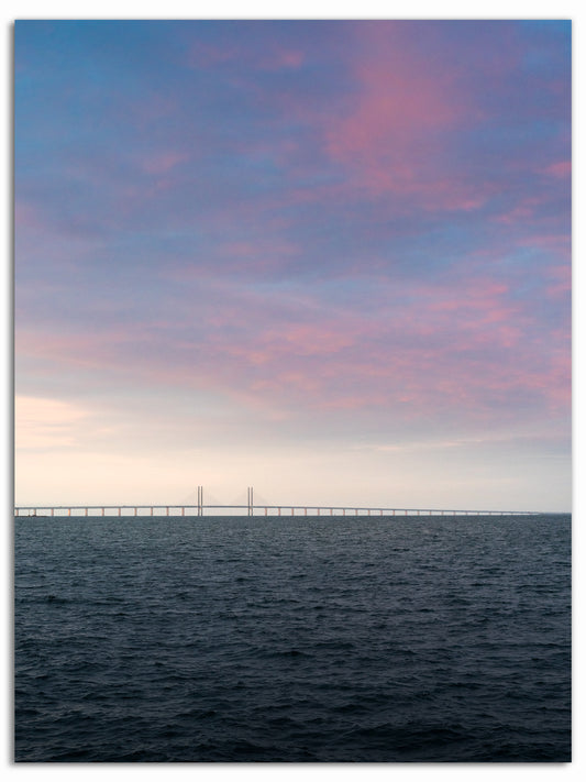 Rosa himmel över Öresundsbron